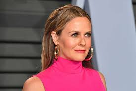 Silverstone has been a vegan since 1998 because of her love for animals. Alicia Silverstone Mit Dieser Diat Hat Sie Ihr Wohlfuhl Gewicht Erreicht Fit For Fun