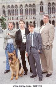 View all gerhard zemann movies. Kommissar Rex Gleich Wird Zweimal Un Diesem Abend Kommissar Rex Und Sein Team Ermitteln Die Folge Das Madchen Und Der Morder Wird Am Donnerstag 20 10 05 01 Um 15 Uhr Gesendet Gleich