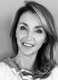 Ellen Redmond's Instagram, Twitter & Facebook