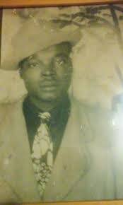 Roosevelt Myles's Instagram, Twitter & Facebook