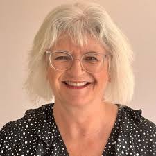 I'd like to wish all my LinkedIn connections a great Christmas 🎄 if you  are celebrating and/or a nice winter break. Throwback to me meeting Father  Christmas in 1984! 🤶 Best wishes