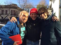 La mirada del extraño corroe y pone en entredicho una vida aparentemente. Luis Piedrahita On Twitter En Buenos Aires Con Cocosily Y El Gran Daniel Araoz El Genio De El Hombre De Al Lado Pelicula Imprescindible Http T Co 5pjpk4tm1i