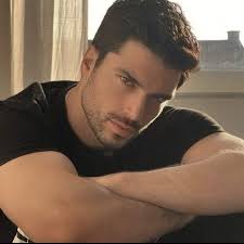 Dante Russo's Instagram, Twitter & Facebook