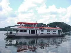 Woodworker builds the perfect tiny house boat for life on the water. Sulphur Creek Resort Dale Hollow Lake