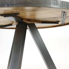 La table de salle à manger ronde est également particulièrement la table ovale extensible louise peut ainsi recevoir jusqu'à 8 personnes autour de son plateau en chêne. Table A Manger Ronde 120cm Manguier Lucknow Tables A Manger Pier Import