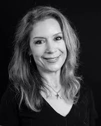 We are so excited to welcome Viviana Lubertino into our dance family.  Viviana is a graduate professional ballet dancer from the renowned Superior  Institute of Art of the Teatro Colon in Buenos