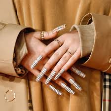 Tiffany Co On Twitter Spotted In Tiffany Billieeilish Wearing A Tiffanyhardwear Necklace And Tiffanyt Rings To The 2020 Britawards The american brand tiffany & co is currently one of the most famous names in the world of jewellery. tiffanyt rings to the 2020 britawards