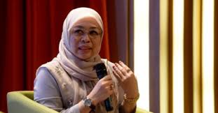 Dunia masih belum hilang terkejut dengan berita. 7 F5hl Pmp9jm