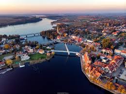 Hotel gołębiewski w mikołajkach położony jest nad samym jeziorem. Mikolajki Lakes And The City Center Photography Photo Gallery