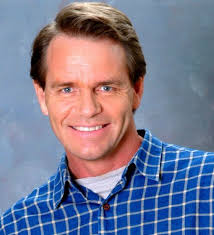 The Glades" Bird in the Hand (TV Episode 2010)