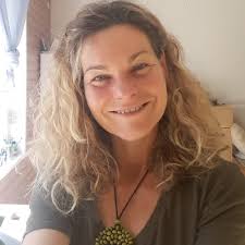 Stephanie Soler, ALIGNEMENT CORPS UNITE ESPRIT Enseignante et guide  spirituel, Aura-thérapeute.