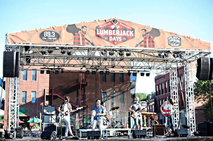 Lumberjack Days - День дроворуба у США