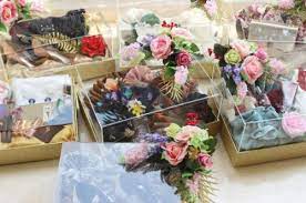 Pakaian dalam seringkali dianggap tabu jika ditampilkan secara terbuka dalam kotak hantaran. 10 Rekomendasi Bentuk Kotak Hantaran Cantik Yang Bisa Bikin Ia Tersenyum Sebelum Pernikahan
