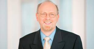 Franz Wenzel verstärkt das Institutional Solutions Team von AXA Investment  Managers