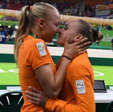 Jun 30, 2021 · turncoach vincent wevers is teleurgesteld in de afloop van de juridische procedure rond zijn uitzending naar de olympische spelen. Lieke Wevers Congratulating Her Twin Sister Sanne Wevers For Winning Gold Celebs