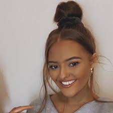 Chloe wray (@ChloeWray9)