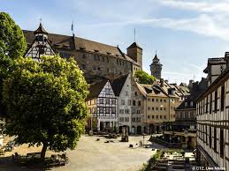 Die kaiserburg in nürnberg ist eine der bedeutendsten burgen in deuschland und als mit der kaiserburg steht in nürnberg einen besonders interessanter historischer baukomplex, wurde die. Nurnberg Und Seine Sehenswurdigkeiten