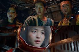 The crew of a space junk collector ship called the victory discovers a humanoid robot that's known to be a weapon of mass destruction. Song Joong Ki Kim Tae Ri And More Discuss Their Space Sweepers Characters Why They Chose To Join The Cast And More Soompi