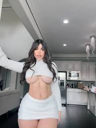 Alina Rose XXX turns up the heat with her scorching charisma and daring style