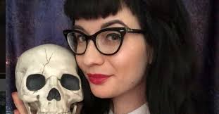 Meet Miranda Robinson, The Artistic Embalmer (13 Photos)