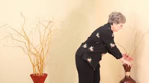 Shop for tall floor vases at bed bath & beyond. How To Use Curly Willow In Tall Floor Vases As Branch Centerpieces Youtube