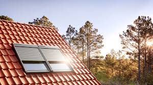 Le changement repose d'abord sur. Comment Installer Soi Meme Le Volet Roulant Solaire Velux
