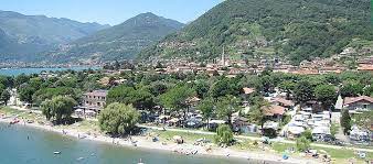 Camping solarium ligt in domaso aan het comomeer, heeft meer dan 8000 vierkante meter terrein en is uitgerust met schaduwrijke en zonnige plaatsen in de open lucht. Camping Am Comer See Comer See Reisefuhrer Lago Di Como