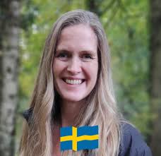 💙 SOMMERROMAN 2025 💙 Bin gerade im Schreibfieber des Romans, der im  Frühjahr 2025 erscheint und ein bisschen anders wird als meine sonstigen  Bücher. Habt ihr Lust zu raten, wo die Geschichte diesmal spielt?