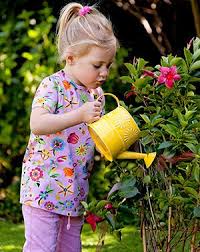 Für fleißige helferlein haben wir die kinder ausgaben der großen. Kinder Im Garten Tipps Fur Eine Kinderecke Im Garten