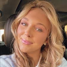 Amber Partee's Instagram, Twitter & Facebook