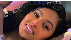 Amy & Kat are bringing their curiosity to the table this week (about  everything from whether you'd tell someone they had food in their teeth to  why certain big podcasts have broken