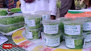 Cara penyajiannya pun beragam, ada yang dibungkus dengan daun pisang hingga daun jambu. Tape Ketan Hijau Jombang Masuk Minimarket Modern Ini Cara Pembuatannya Times Indonesia