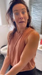 She’s Stuck!!! 🪠😂 #hilariousjoke #Jethro #couplecomedy #husbandwifejokes  #mikeandjoelle