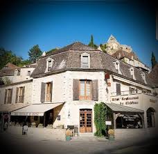 Construit au 12ème siècle il est l'un. Hotel Du Chateau Prices Reviews Beynac Et Cazenac France Dordogne Tripadvisor