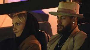 Janin ullmann, 39, has had a turbulent time. Promis Was Lauft Da Zwischen Janin Ullmann Und Neymar Augsburger Allgemeine