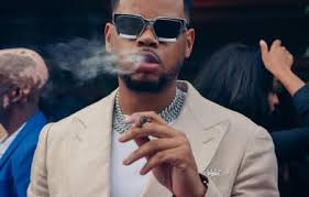 Kofi Nti's 'Odo Nwom' and Alhaji K Frimpong's 'Kyɛnkyɛn bi adi m'awu'  Featured