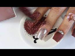 Mira algunos diseños de uñas acrilicas que te encantaran, llenos de colores y formas que te dejaran con ganas de probártelas ya. Unas Acrilicas Cortas Con Efecto Matte Y Tecnica Azucar Y Como Cambio De Diseno Facil Y Rapido Youtube