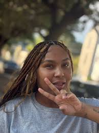 Medium Knotless . 😍✨ •• https://BraidsbyTabby.as.me/ •• ✨✨ LOCATED IN  GOOSE CREEK , SC ✨✨