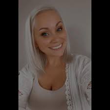 Jenna Cruz, Cosmetologist