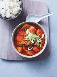 verwarmende stoofschotel met kip aardappel kip aardappelen makreelrecepten koreaanse keuken