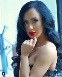 O nouă experiență a dragostei. Doamne Cum AratÄ Ella De La Puterea Dragostei NemachiatÄ A FÄcut Tot Posibilul SÄ Si AscundÄ Semnele De Pe Ten Dar PanÄ La UrmÄ A Fost SurprinsÄ NefardatÄ