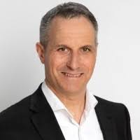 Roger Gander's Instagram, Twitter & Facebook