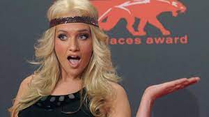 Sarah knappik, 34, hat ihr erstes kind zur welt gebracht. Sarah Knappik Privat Gntm Kultkandidatin Wird Mama News De