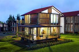 Yang membuatnya menjadi favoritr saat liburan adalah lokasinya yang strategis berlokasi di bukit dago pakar, bandung. Everything You Can Ask