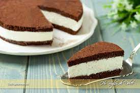 Iniziamo ad aggiungere il latte all'impasto, pian piano e continuando a mescolare. Torta Fetta Al Latte