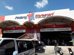 At The Border Of Malaysia And Thailand Cheap Shopping Merchandise Picture Of Padang Waremart Padang Besar Tripadvisor