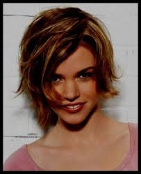Elegante Freche Bob Frisuren 2019 2018 Damen Kurz 10 Bilder Langhaarfrisuren2019 Frisuren T Medium Hair Styles For Women Hair Styles Thick Hair Styles