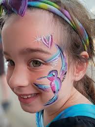 I had an awesome day at the Oshkosh Farmers Markets! 🌈🎉🩷🌼 Thank y'all  for visiting and waiting, I'll paint a bit faster next time! Shaking the  rust off See y'all again this