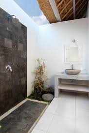 Salledebain Typique Balinaise Salle De Bains Balinaise Decoration Salle De Bain Douche Exterieure