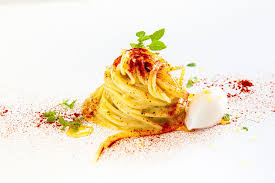 Paolo Barrale Spaghetti Aglio Olio E Peperoncino Con Gelato Al Parmigiano E Zenzero Foto Diego Marinelli Cibo Cibo Gourmet Idee Alimentari